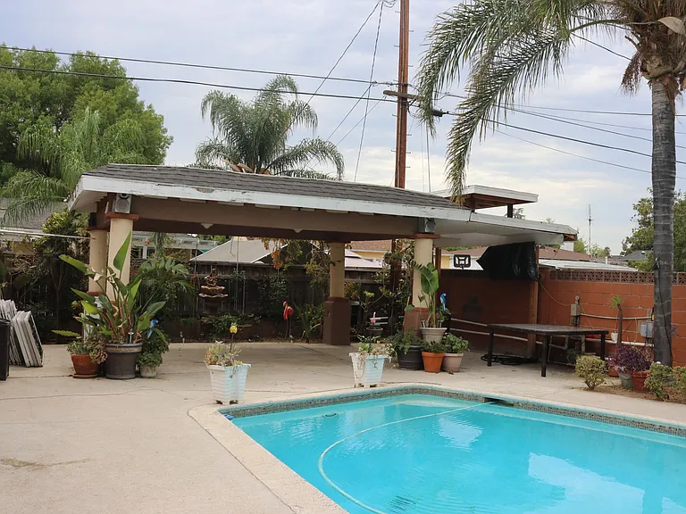 19940 Welby Way — Photo 12