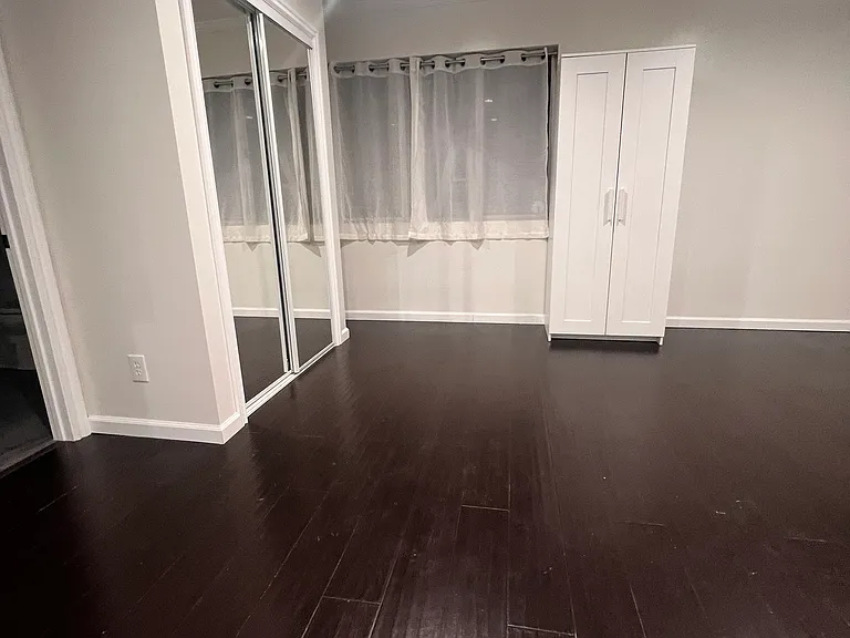 670 Lombardy Pl — Photo 8