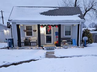 607 E Mulberry St, Chatham, IL 62629