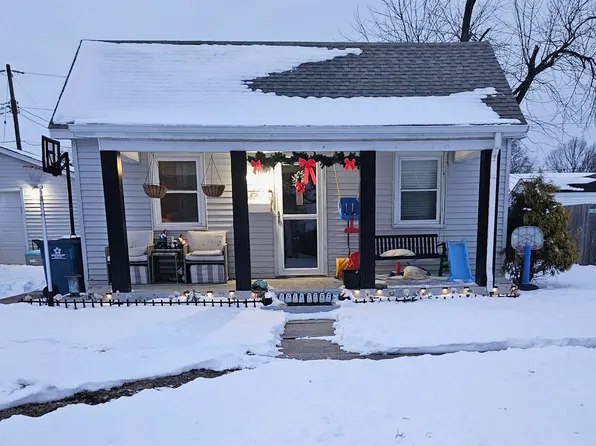 607 E Mulberry St, Chatham, IL 62629