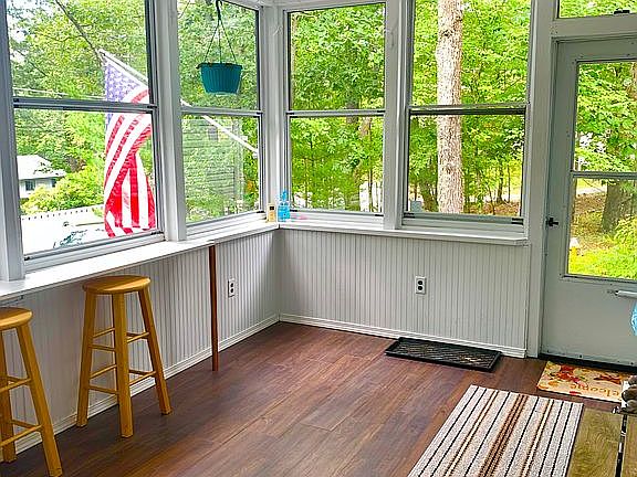 Sun Room-seasonal lake view