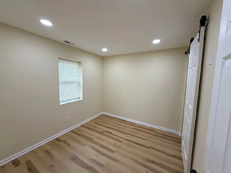 2306 Vermont St — Photo 14