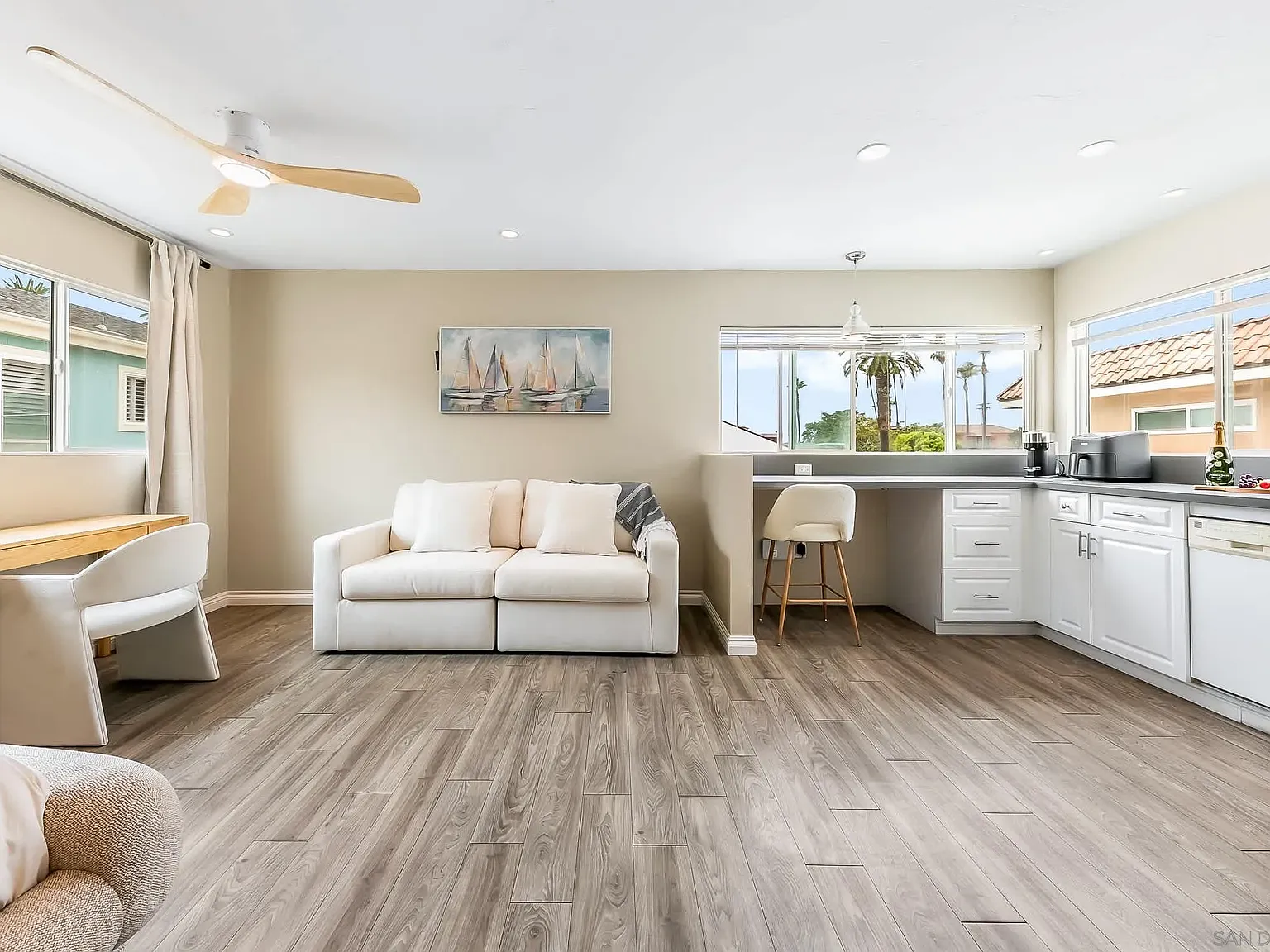 1 bed, 1.0 bath, 800 sqft, $4,400 — Photo 2