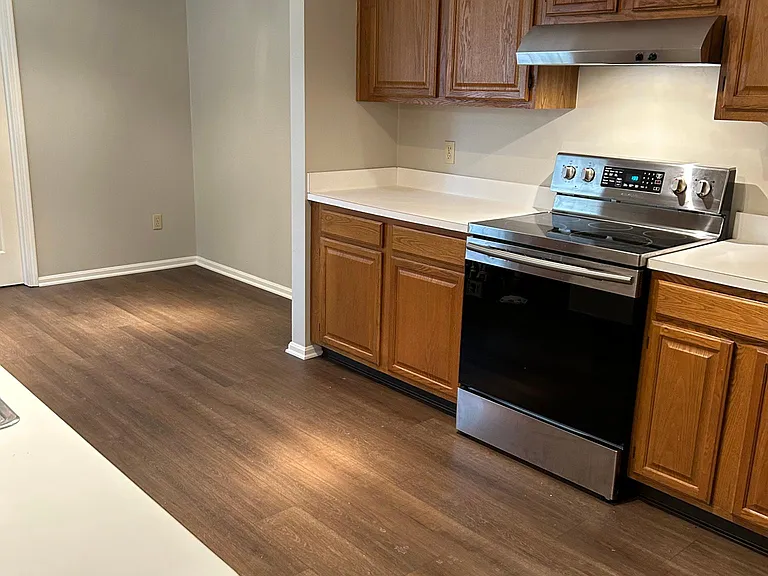 205 Stratford Rd — Photo 7