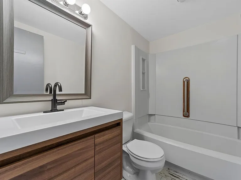 1304 Buckingham Rd — Photo 34