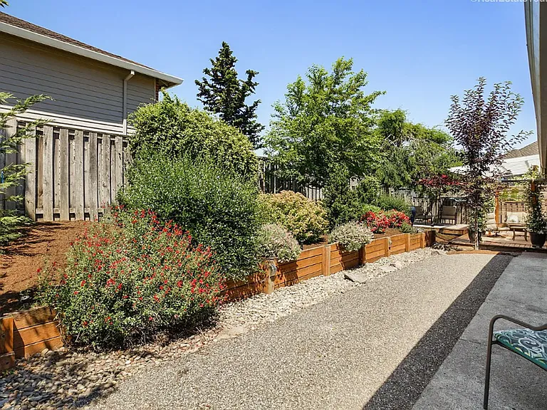 12035 SE Grand Vista Dr — Photo 31