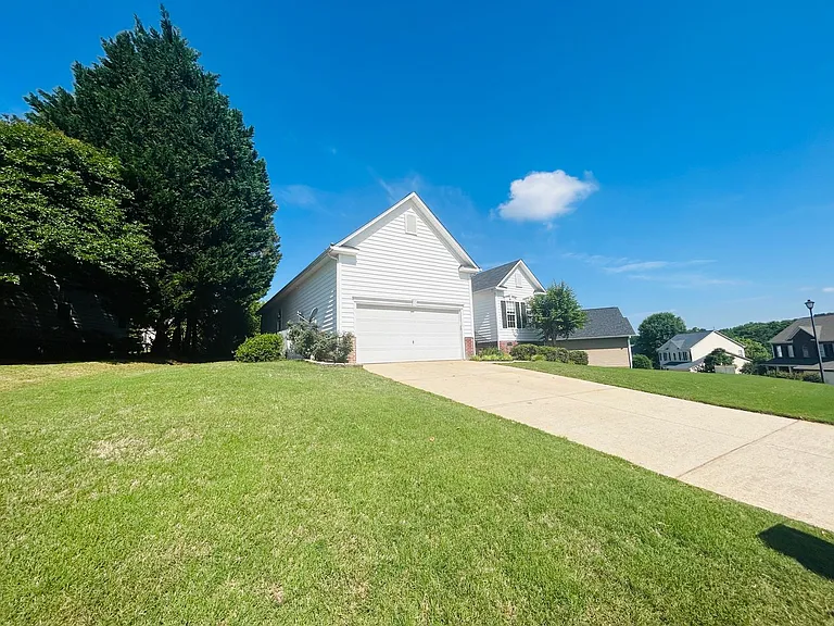 711 Dutchman Ct — Photo 49