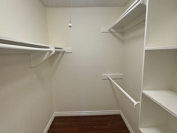 5th image of 2414 S Barrington Ave #103