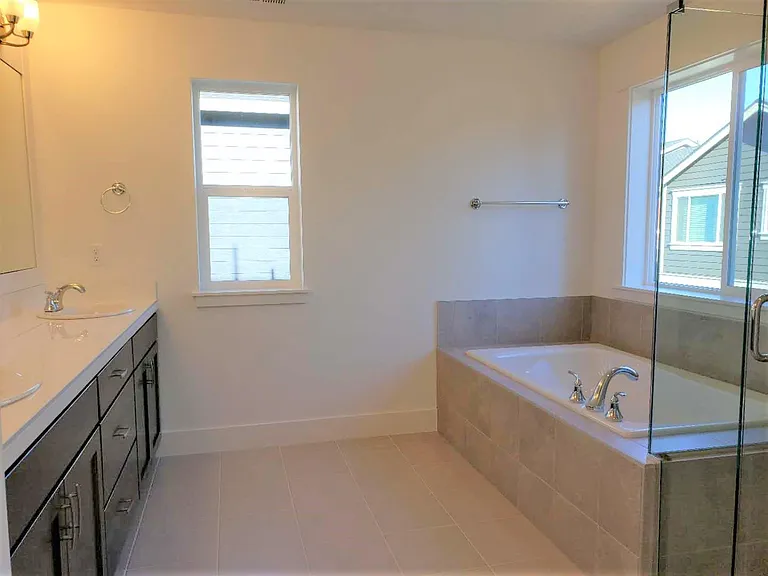 18717 44th Dr SE — Photo 8