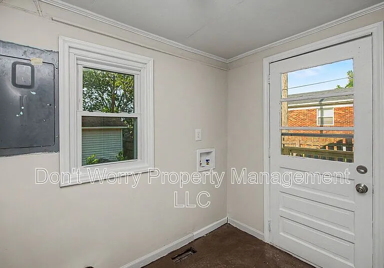 3504 Brevard St — Photo 9