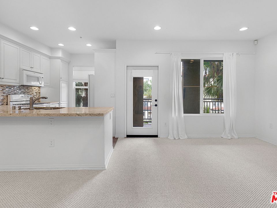 1st image of 6020 Seabluff Dr Unit 301