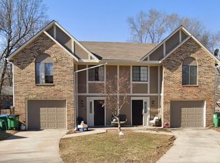 325 NW Gibson Rd, Lees Summit, MO 64063