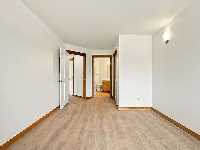 2-Bedroom Apartment for Rent at North Admiral Court - West Seattle — Photo 16