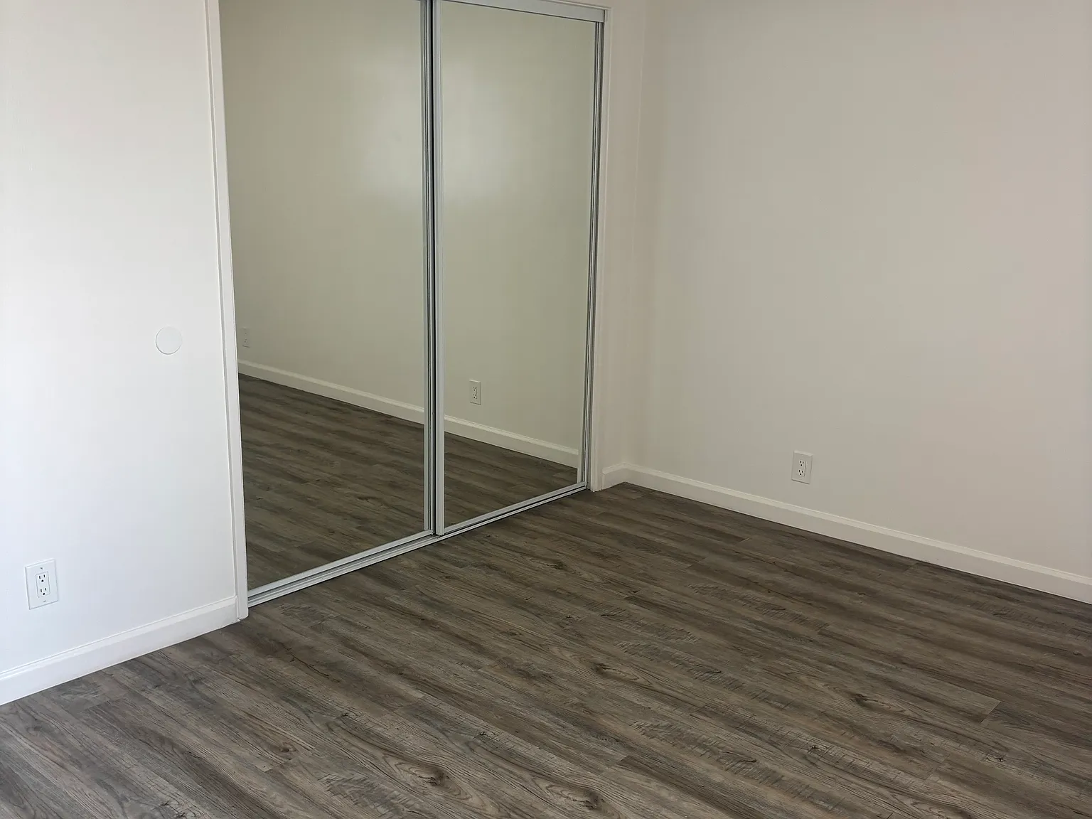2 bed, 750 sqft, $2,100 — Photo 4