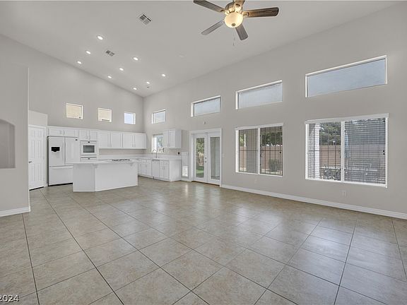 3rd image of 7446 Oatman Ln