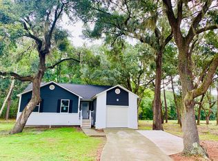 20 Canopy Ln, Saint Helena Island, SC 29920