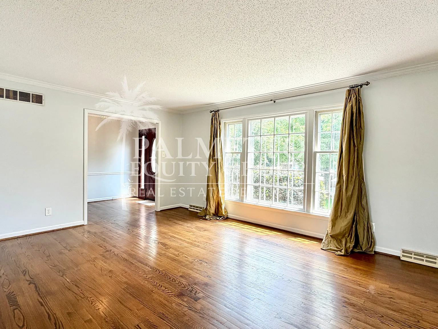 4 bed, 2.5 bath, $2,500 — Photo 4