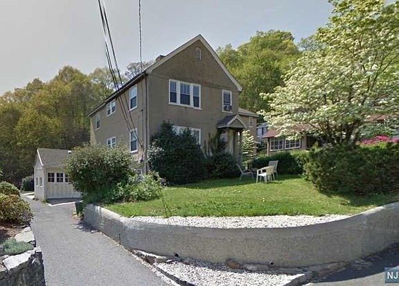 2nd image of 10 Glenwood Ave #1