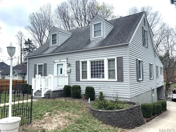 222 Cedar St, Greenville, IL 62246