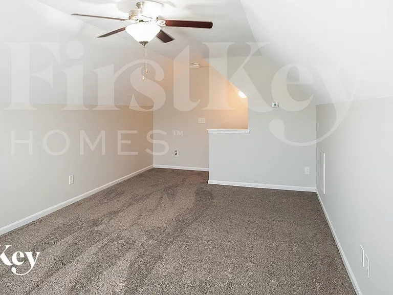 104 Tasman Dr — Photo 10