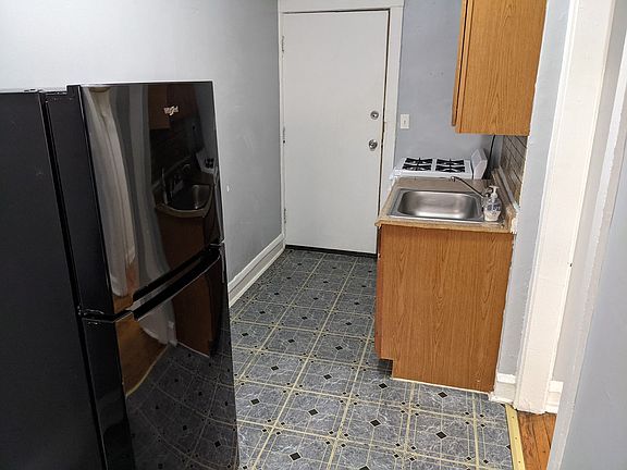 3rd image of 4600-4608 N Beacon St #4602-1A