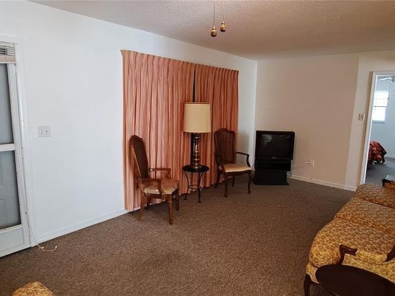 5th image of 7869 39th Ave N #P