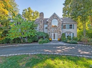 708 Birchwood Dr, Wyckoff, NJ 07481