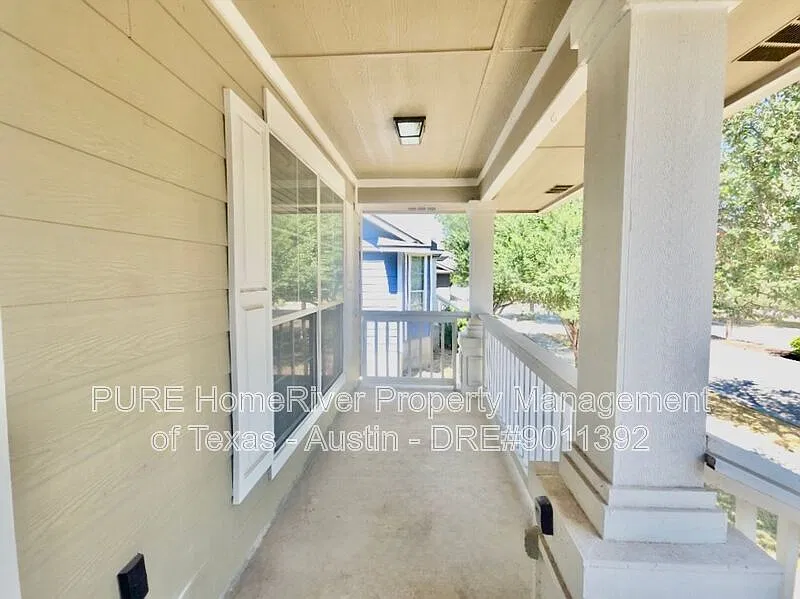 3 bed, 2.0 bath, 1639 sqft, $1,950 — Photo 3