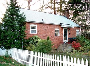 2015 Searle St, Des Moines, IA 50317