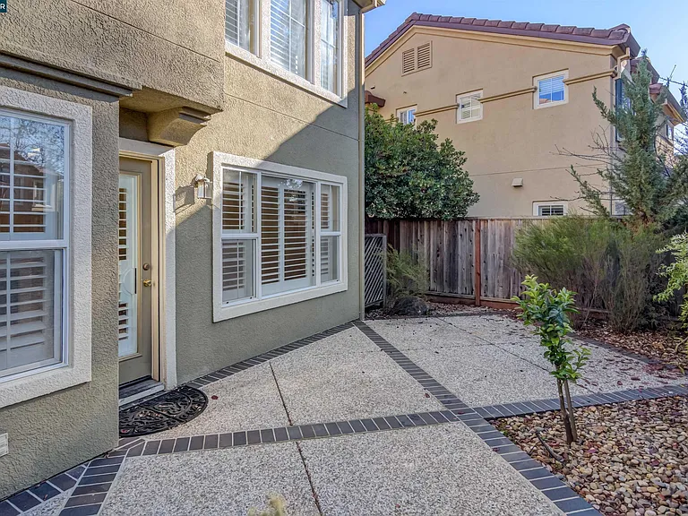 135 Coralflower Ln — Photo 12