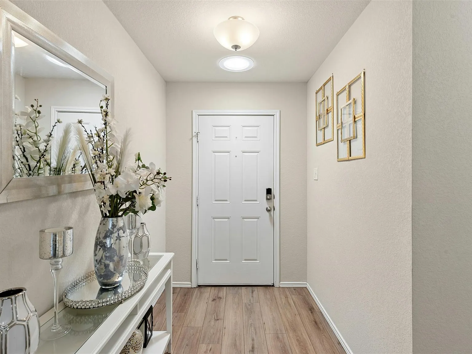 4 bed, 2.0 bath, 1512 sqft, $2,200 — Photo 3