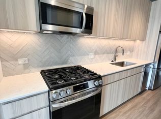 220 S Damen Ave #209, Chicago, IL 60612