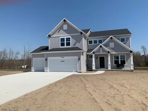 12556 Manchester Dr, Grand Haven, MI 49417
