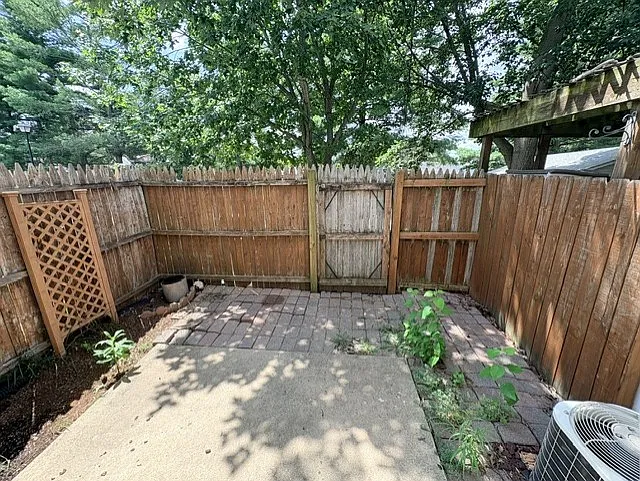 415 Colleen Dr — Photo 9