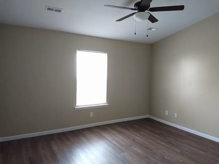 3880 Simpson Rd E — Photo 9