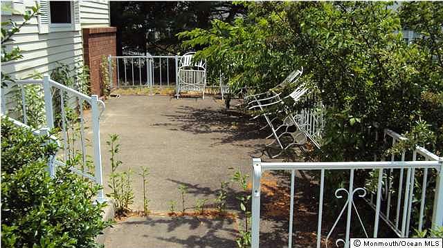 2nd image of 7 Amesbury Road #B