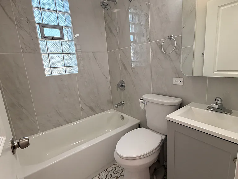 6350 S Champlain Ave #1 — Photo 2