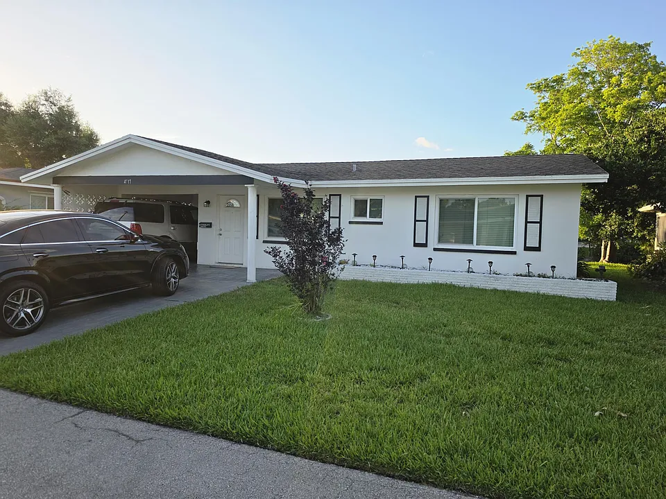 4717 NW 58th St