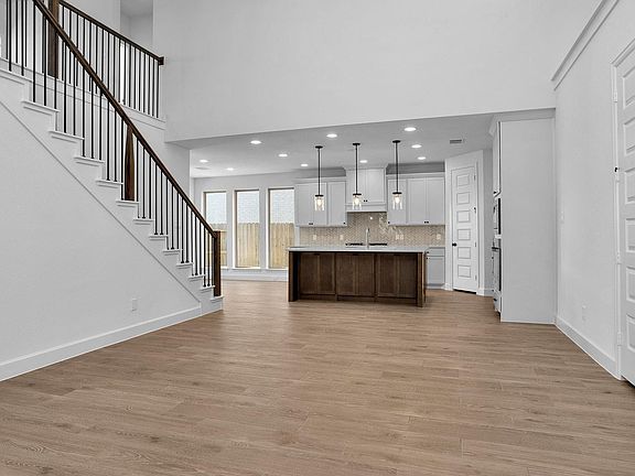 3rd image of 19130 Satsuma Ridge Dr