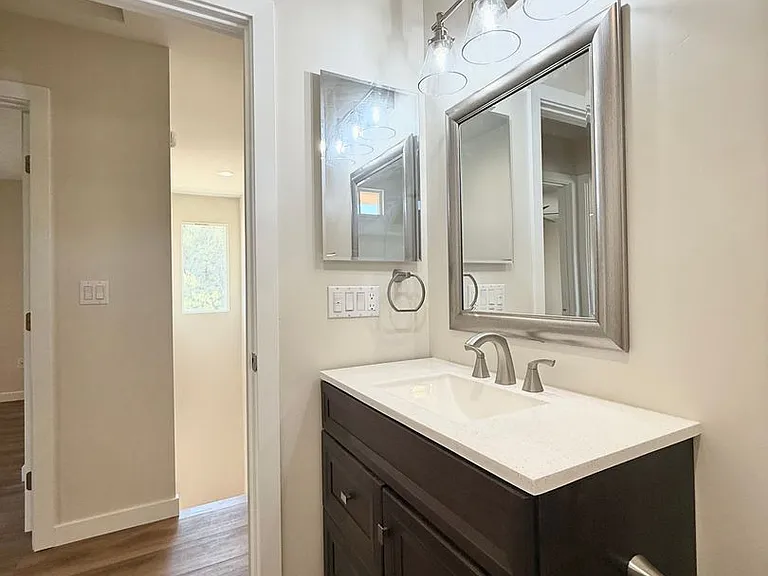 129 Olive St — Photo 15