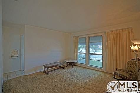 4th image of 6622 Carrie Ln