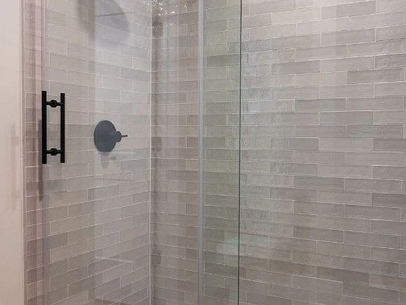 4th image of 200U Barrett St #217