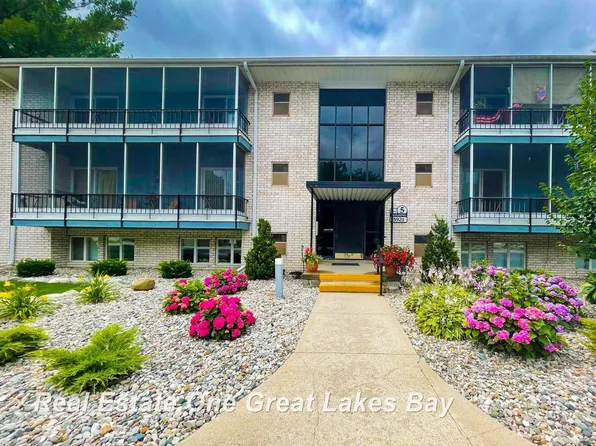 5921 W Michigan Ave, Saginaw, MI 48638