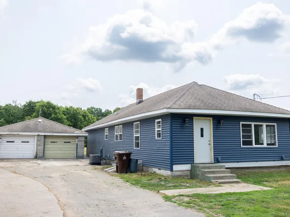 1185 Yeomans St, Ionia, MI 48846