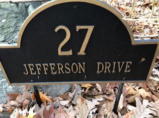 27 Jefferson Dr, Sterling, VA 20165