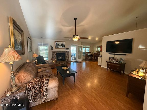 2nd image of 606 Barbour Road