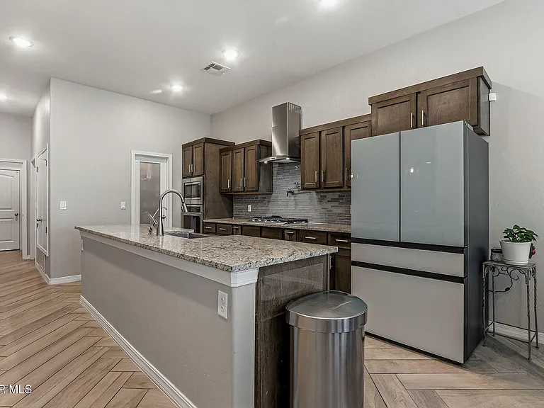 672 La Entrada Cir — Photo 15