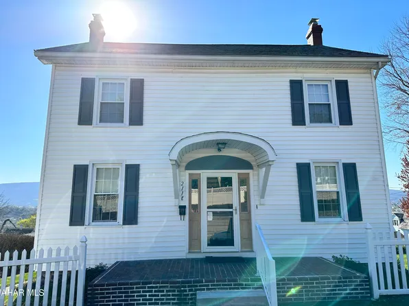 211 E Willow Ave, Altoona, PA 16601