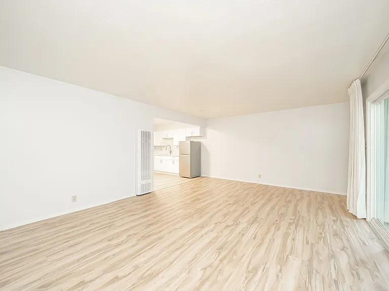 650 Vernon Street — Photo 3