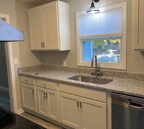 3rd image of 415 Wrico St